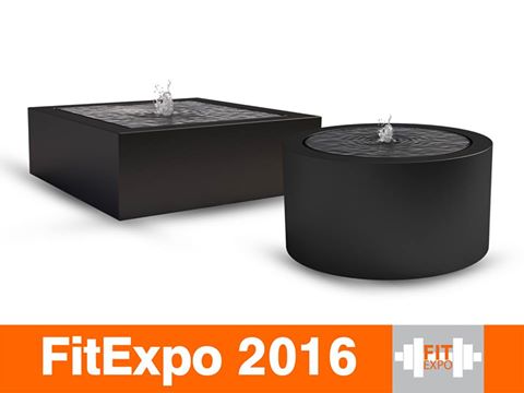 Onze kubusvormige en ronde watertafels en waterelementen kunt u bezichtigen op FitExpo 2016.